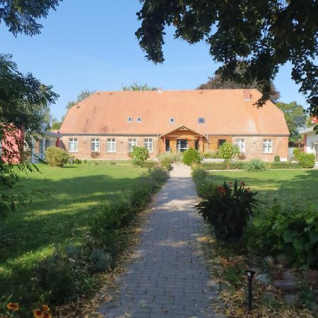 Hotelpension Pfarrhaus Alt Schwerin Luaran gambar