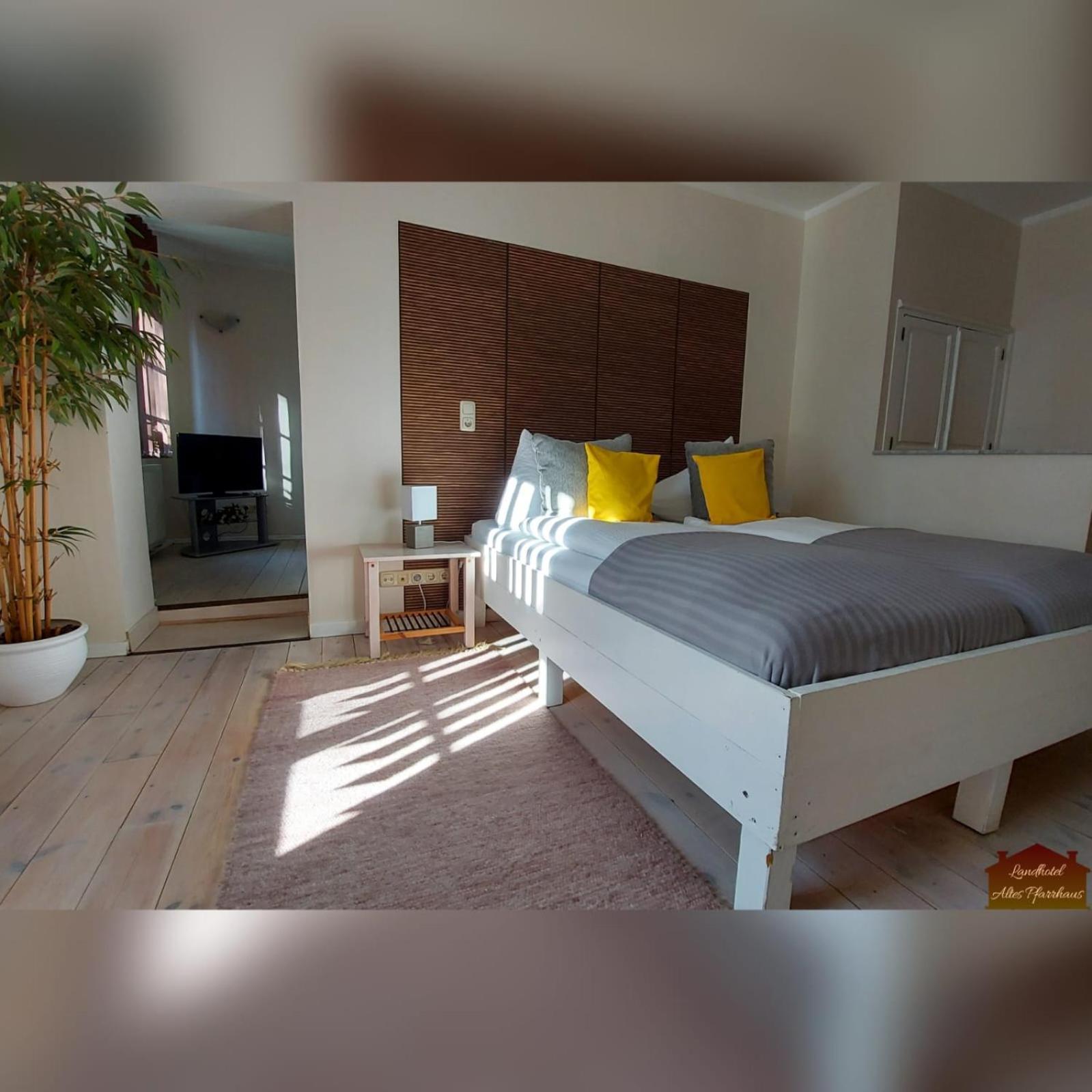 Hotelpension Pfarrhaus Alt Schwerin Luaran gambar